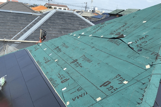 屋根カバー工法とは？